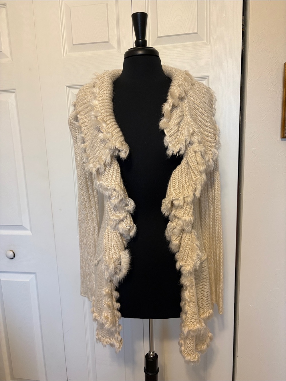 NWOT Lapis Cream Textured Long Sleeve Ruffled Knit Cardigan. Size Large.